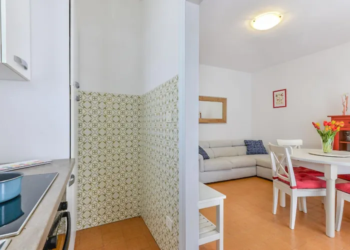 La Roccia By Interhome קאבו