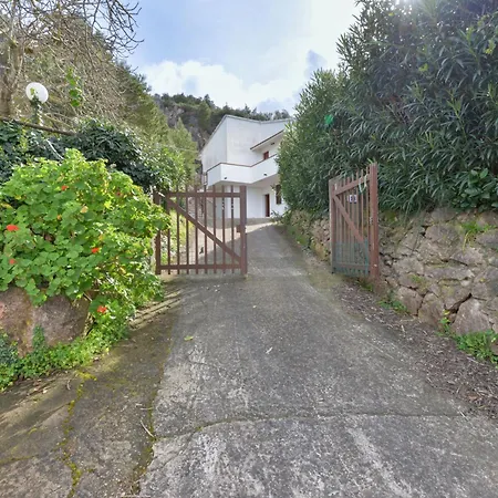 La Roccia By Interhome